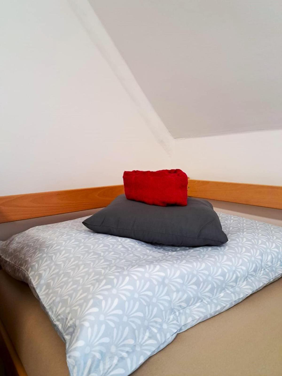Appartamento Rentcenter79 Sankt Peter-Freienstein Esterno foto