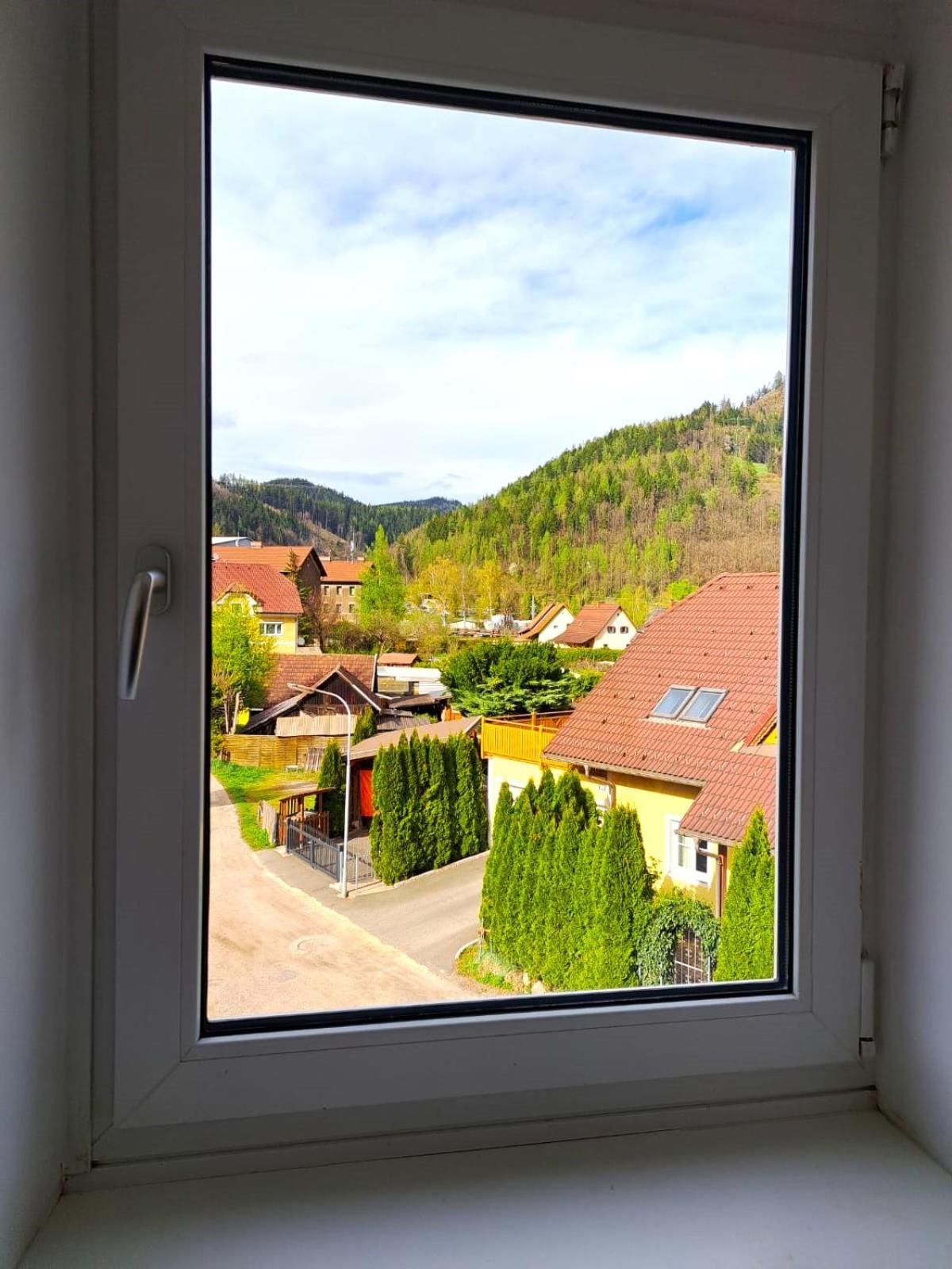Appartamento Rentcenter79 Sankt Peter-Freienstein Esterno foto
